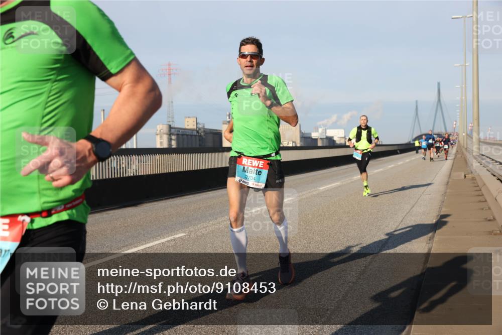 03.10.2025 - Köhlbrandbrückenlauf Lena Gebhardt http://msf.ph/oto/9108453 03.10.2025 09:40:55 Position 2 2704 meine-sportfotos.de