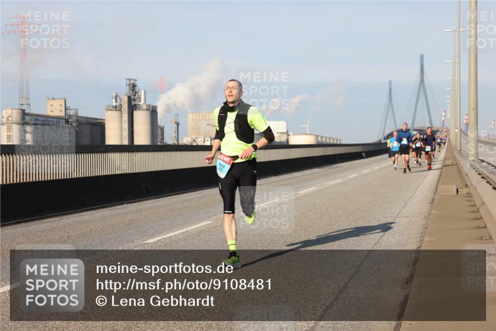 03.10.2025 - Köhlbrandbrückenlauf Lena Gebhardt http://msf.ph/oto/9108481 03.10.2025 09:40:57 Position 2  meine-sportfotos.de