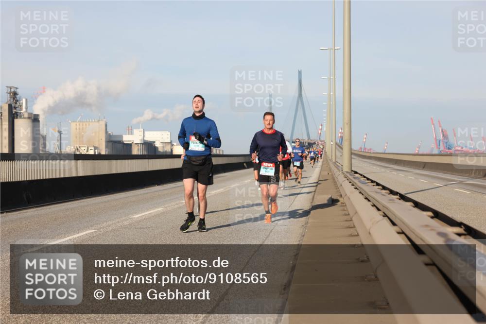 03.10.2025 - Köhlbrandbrückenlauf Lena Gebhardt http://msf.ph/oto/9108565 03.10.2025 09:41:03 Position 2 1016, 28 meine-sportfotos.de