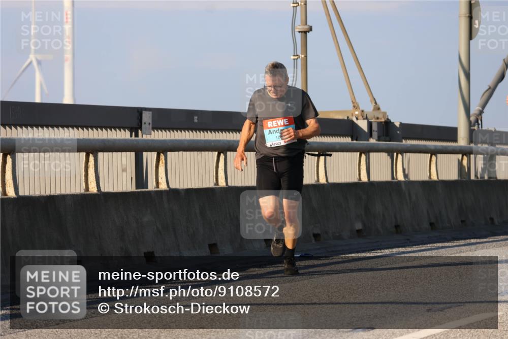 03.10.2025 - Köhlbrandbrückenlauf Strokosch-Dieckow http://msf.ph/oto/9108572 03.10.2025 09:39:13 Position 2 10 meine-sportfotos.de