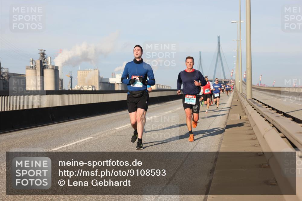03.10.2025 - Köhlbrandbrückenlauf Lena Gebhardt http://msf.ph/oto/9108593 03.10.2025 09:41:04 Position 2  meine-sportfotos.de