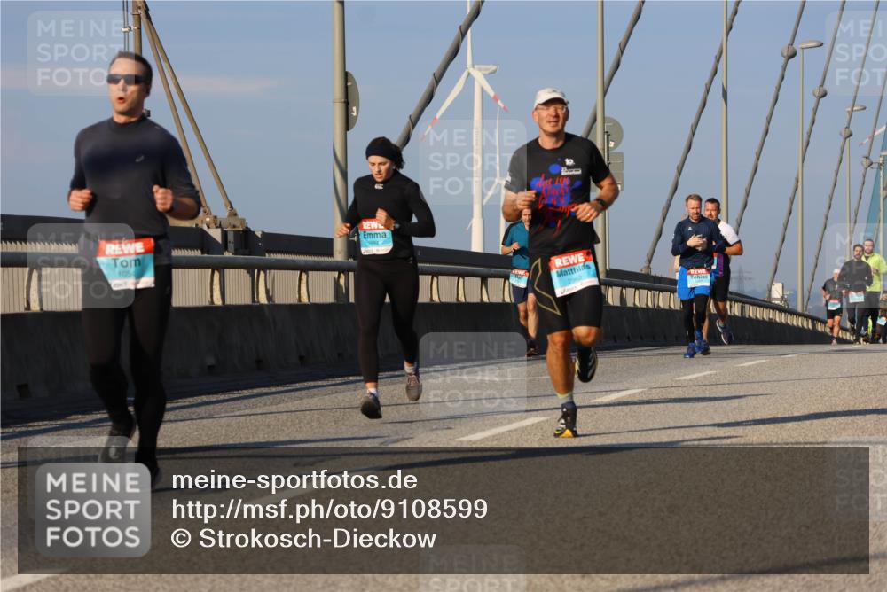 03.10.2025 - Köhlbrandbrückenlauf Strokosch-Dieckow http://msf.ph/oto/9108599 03.10.2025 09:39:15 Position 2 1054, 2962 meine-sportfotos.de