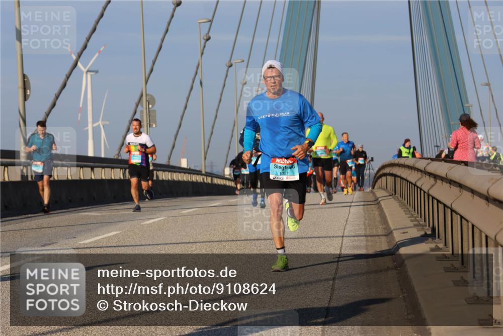 03.10.2025 - Köhlbrandbrückenlauf Strokosch-Dieckow http://msf.ph/oto/9108624 03.10.2025 09:39:19 Position 2 1021 meine-sportfotos.de