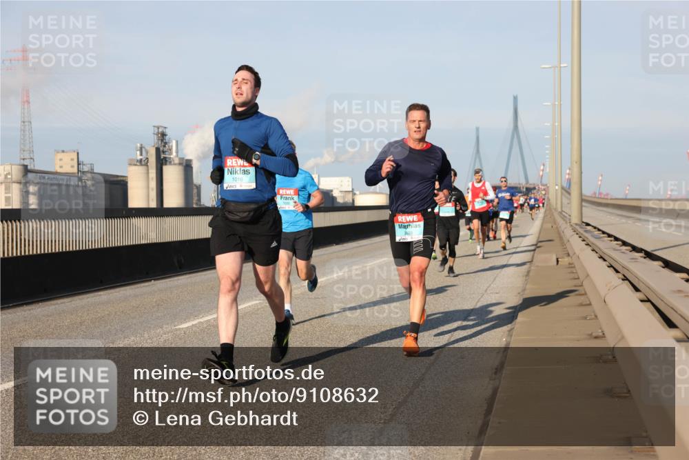 03.10.2025 - Köhlbrandbrückenlauf Lena Gebhardt http://msf.ph/oto/9108632 03.10.2025 09:41:05 Position 2 1016, 1030, 1628 meine-sportfotos.de
