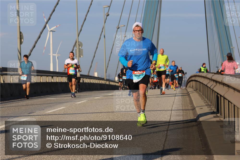 03.10.2025 - Köhlbrandbrückenlauf Strokosch-Dieckow http://msf.ph/oto/9108640 03.10.2025 09:39:19 Position 2 102 meine-sportfotos.de