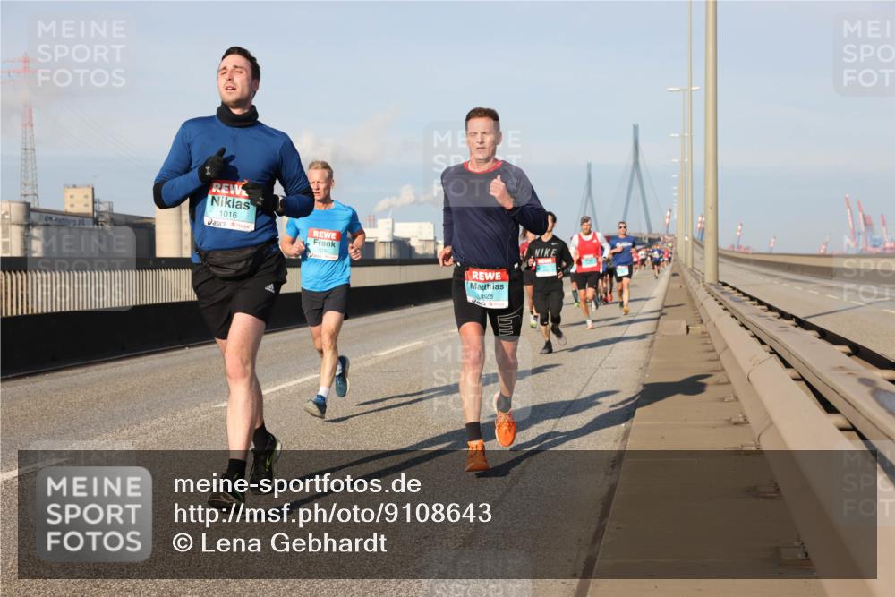 03.10.2025 - Köhlbrandbrückenlauf Lena Gebhardt http://msf.ph/oto/9108643 03.10.2025 09:41:05 Position 2 1016, 3628 meine-sportfotos.de