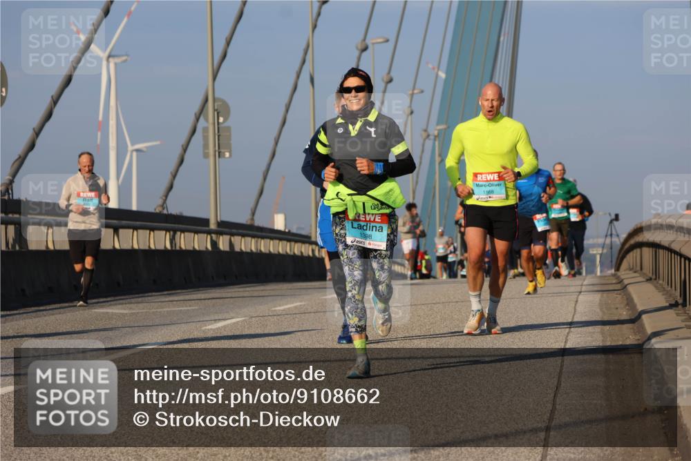 03.10.2025 - Köhlbrandbrückenlauf Strokosch-Dieckow http://msf.ph/oto/9108662 03.10.2025 09:39:23 Position 2 9300, 1398, 1168 meine-sportfotos.de