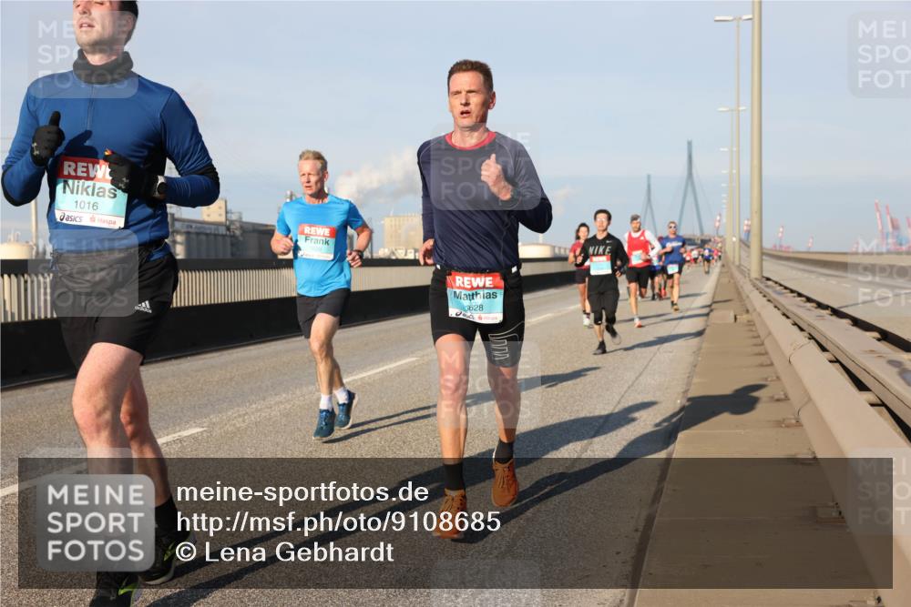 03.10.2025 - Köhlbrandbrückenlauf Lena Gebhardt http://msf.ph/oto/9108685 03.10.2025 09:41:06 Position 2 1016, 3628 meine-sportfotos.de
