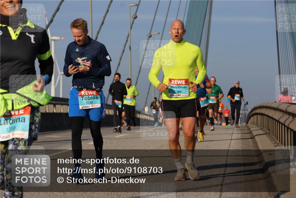 03.10.2025 - Köhlbrandbrückenlauf Strokosch-Dieckow http://msf.ph/oto/9108703 03.10.2025 09:39:26 Position 2 1398, 1262, 1168 meine-sportfotos.de