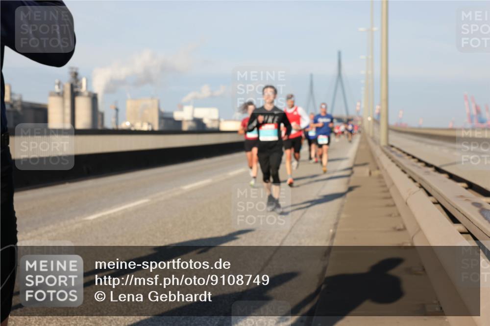 03.10.2025 - Köhlbrandbrückenlauf Lena Gebhardt http://msf.ph/oto/9108749 03.10.2025 09:41:06 Position 2  meine-sportfotos.de