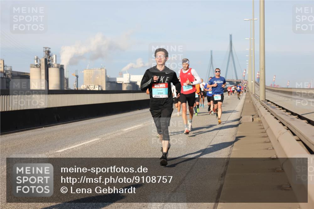 03.10.2025 - Köhlbrandbrückenlauf Lena Gebhardt http://msf.ph/oto/9108757 03.10.2025 09:41:07 Position 2 3789 meine-sportfotos.de