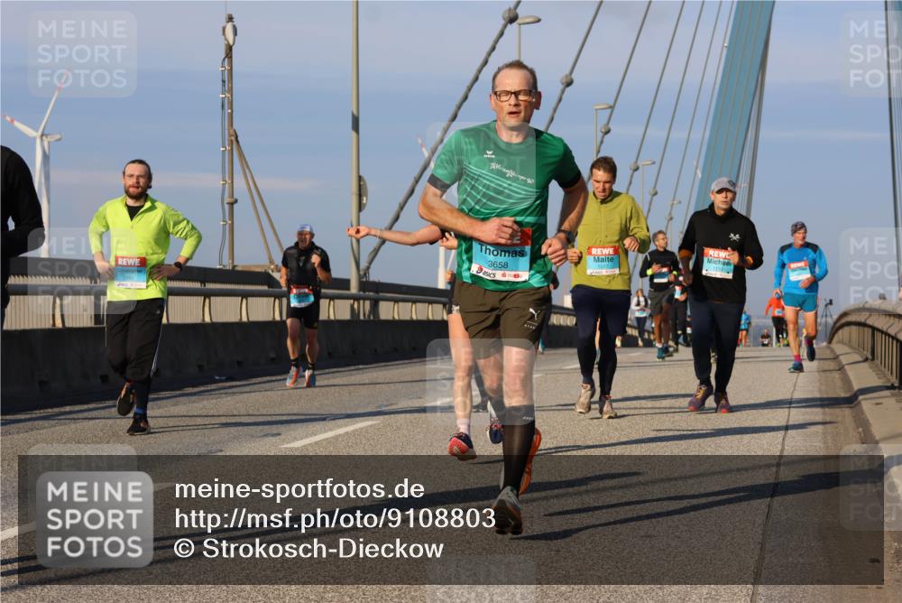 03.10.2025 - Köhlbrandbrückenlauf Strokosch-Dieckow http://msf.ph/oto/9108803 03.10.2025 09:39:36 Position 2 3658, 1517, 1133 meine-sportfotos.de
