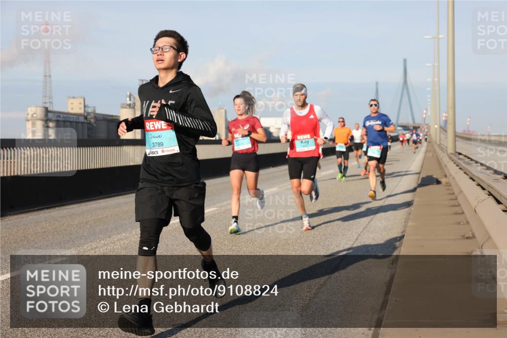 03.10.2025 - Köhlbrandbrückenlauf Lena Gebhardt http://msf.ph/oto/9108824 03.10.2025 09:41:08 Position 2 3789, 9 meine-sportfotos.de