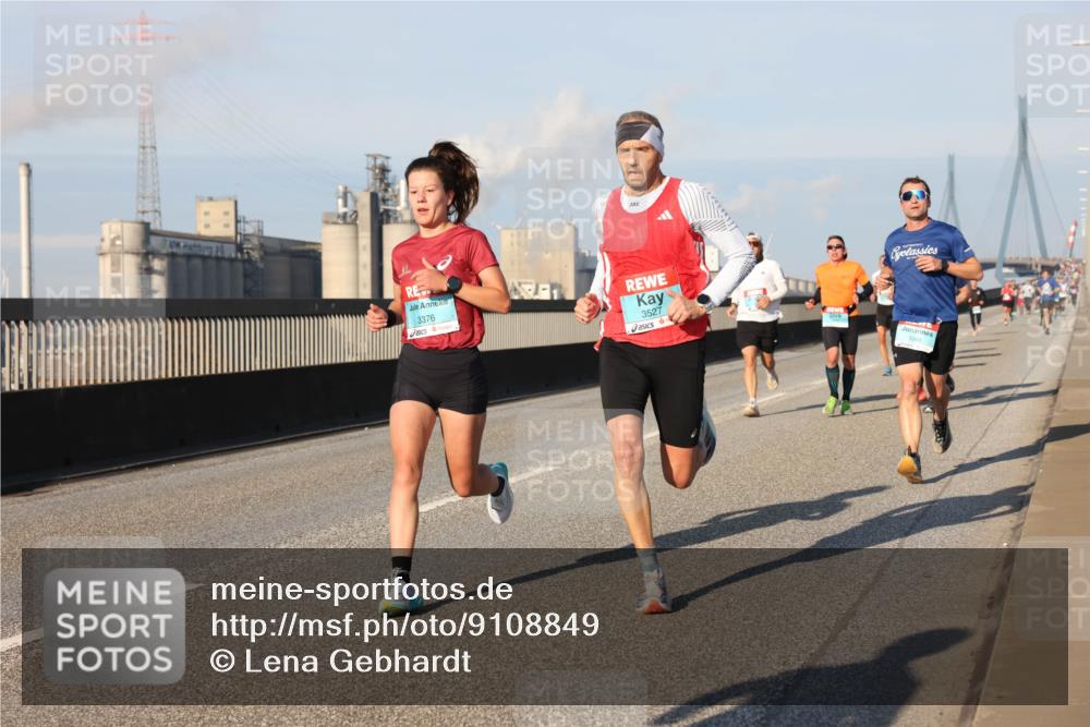 03.10.2025 - Köhlbrandbrückenlauf Lena Gebhardt http://msf.ph/oto/9108849 03.10.2025 09:41:09 Position 2 3376, 3527, 1040 meine-sportfotos.de