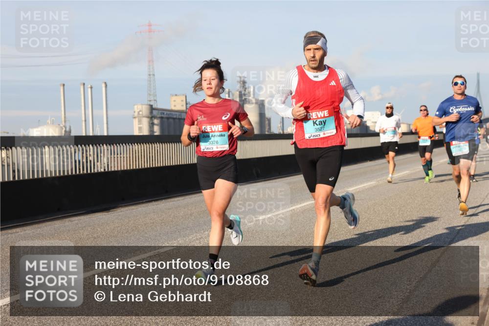 03.10.2025 - Köhlbrandbrückenlauf Lena Gebhardt http://msf.ph/oto/9108868 03.10.2025 09:41:09 Position 2 3376, 3527 meine-sportfotos.de