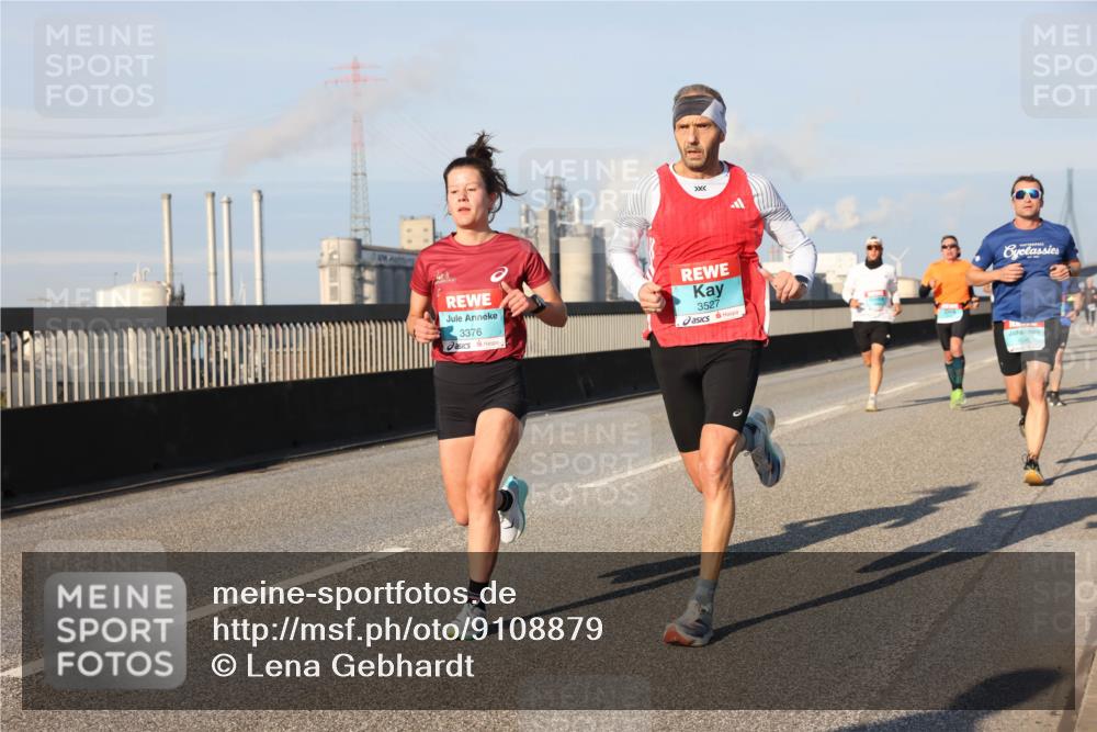 03.10.2025 - Köhlbrandbrückenlauf Lena Gebhardt http://msf.ph/oto/9108879 03.10.2025 09:41:09 Position 2 3376, 3527, 3 meine-sportfotos.de