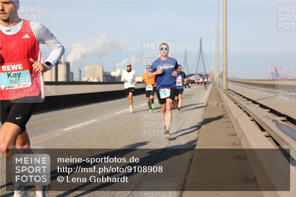 03.10.2025 - Köhlbrandbrückenlauf Lena Gebhardt http://msf.ph/oto/9108908 03.10.2025 09:41:10 Position 2 3527 meine-sportfotos.de