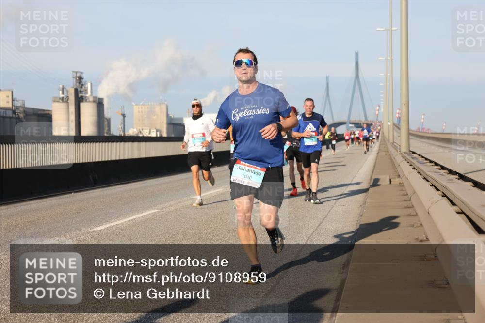 03.10.2025 - Köhlbrandbrückenlauf Lena Gebhardt http://msf.ph/oto/9108959 03.10.2025 09:41:10 Position 2 1040 meine-sportfotos.de