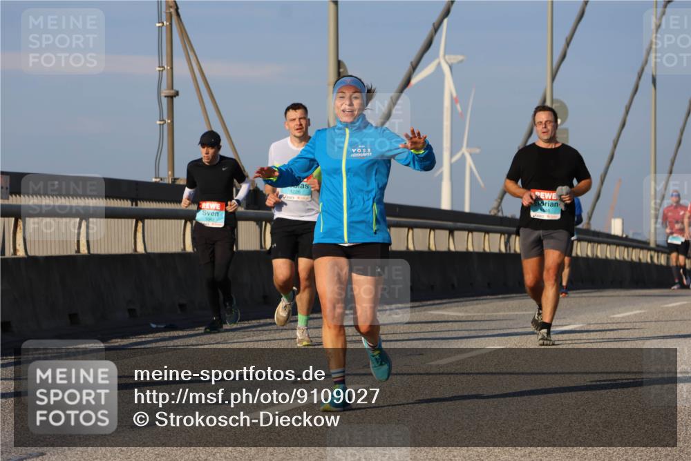03.10.2025 - Köhlbrandbrückenlauf Strokosch-Dieckow http://msf.ph/oto/9109027 03.10.2025 09:40:02 Position 2 1226, 1043 meine-sportfotos.de
