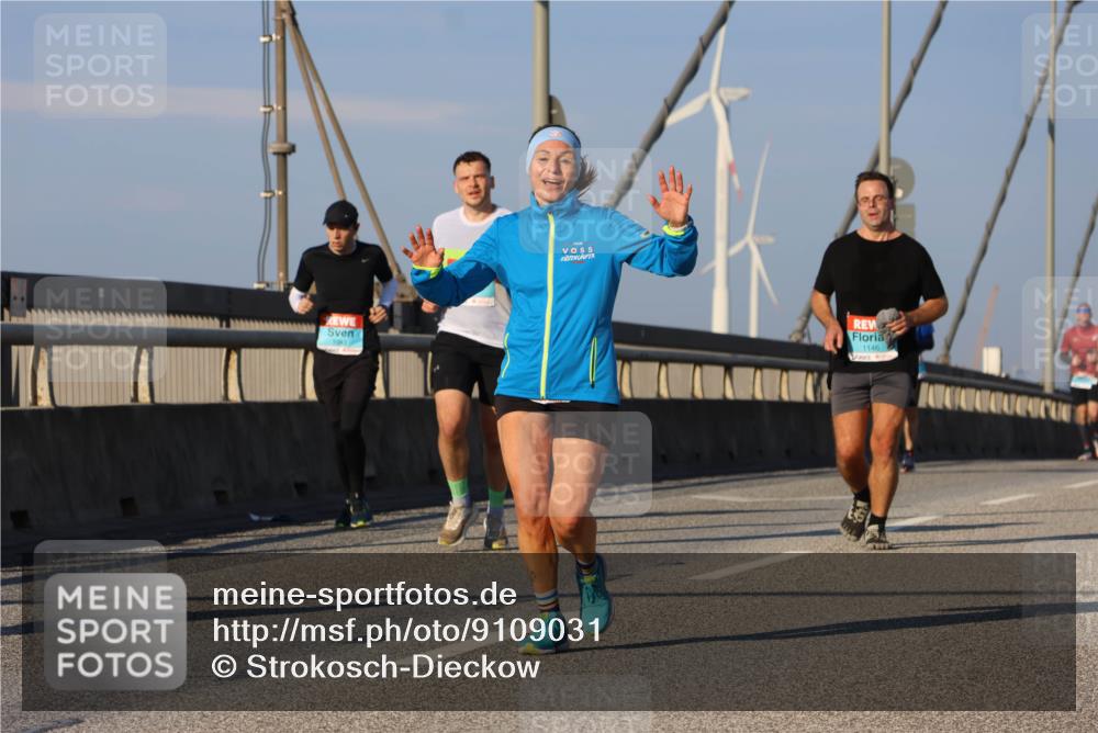 03.10.2025 - Köhlbrandbrückenlauf Strokosch-Dieckow http://msf.ph/oto/9109031 03.10.2025 09:40:02 Position 2 1146 meine-sportfotos.de