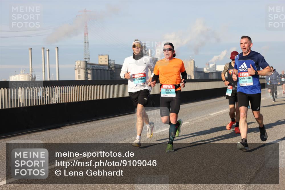03.10.2025 - Köhlbrandbrückenlauf Lena Gebhardt http://msf.ph/oto/9109046 03.10.2025 09:41:12 Position 2 3494, 3266, 1028 meine-sportfotos.de