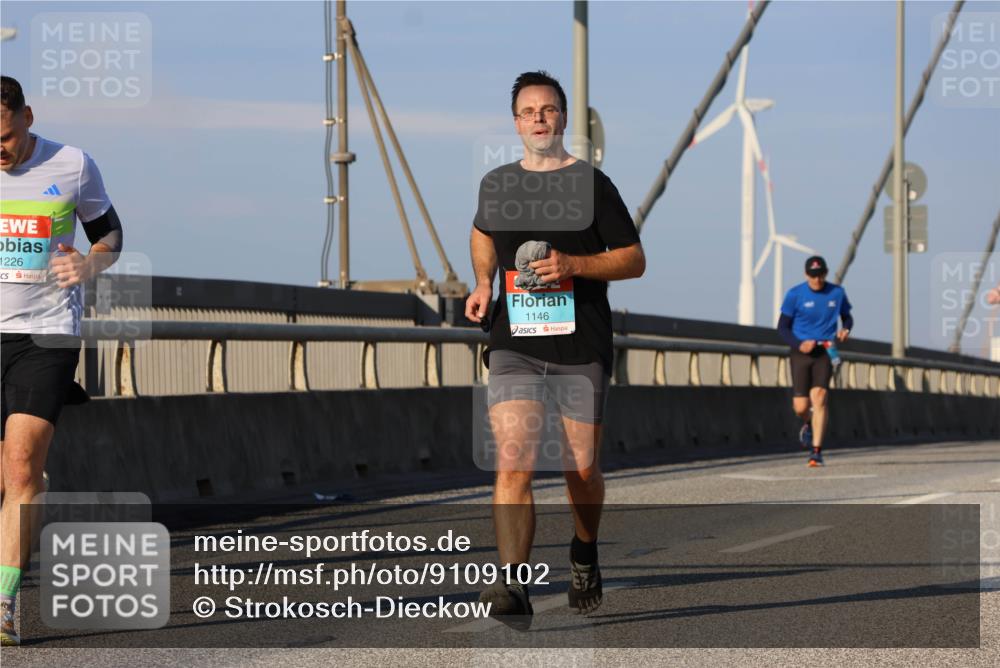 03.10.2025 - Köhlbrandbrückenlauf Strokosch-Dieckow http://msf.ph/oto/9109102 03.10.2025 09:40:05 Position 2 1226, 1146 meine-sportfotos.de