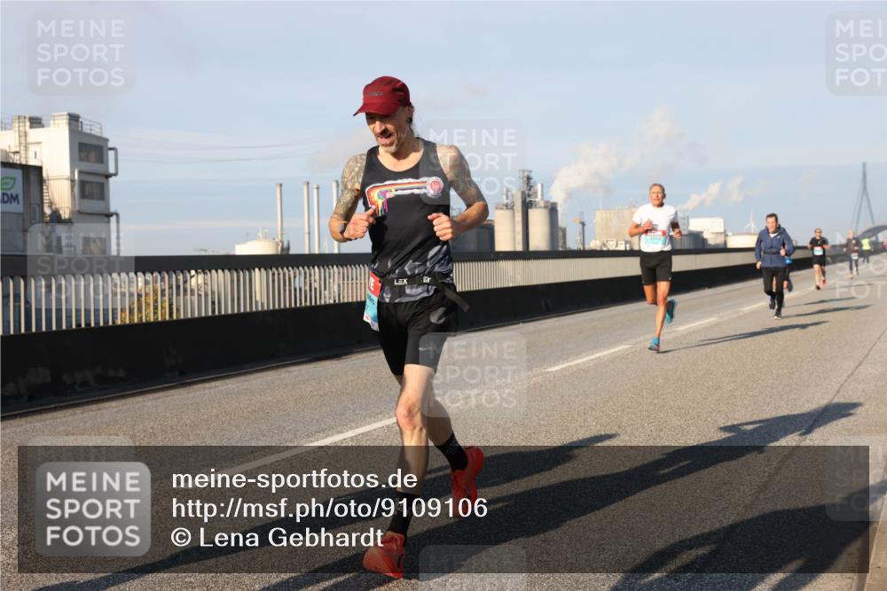 03.10.2025 - Köhlbrandbrückenlauf Lena Gebhardt http://msf.ph/oto/9109106 03.10.2025 09:41:14 Position 2  meine-sportfotos.de