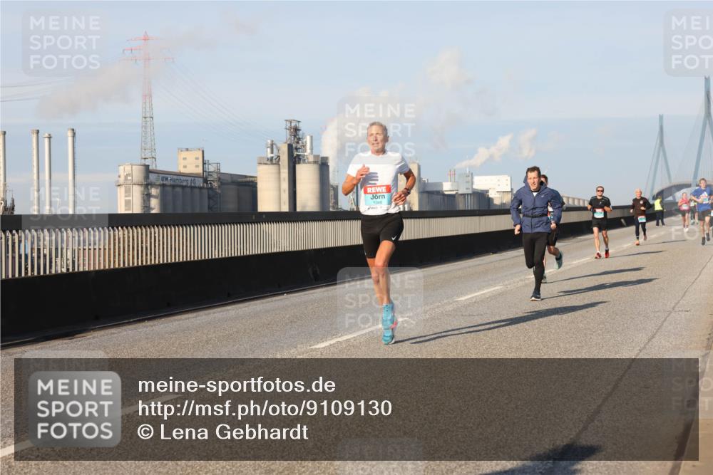 03.10.2025 - Köhlbrandbrückenlauf Lena Gebhardt http://msf.ph/oto/9109130 03.10.2025 09:41:14 Position 2 1048 meine-sportfotos.de