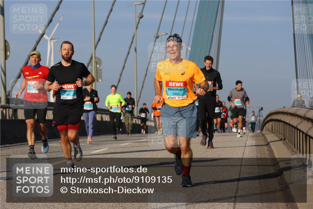 03.10.2025 - Köhlbrandbrückenlauf Strokosch-Dieckow http://msf.ph/oto/9109135 03.10.2025 09:40:12 Position 2 121, 1602, 3495 meine-sportfotos.de