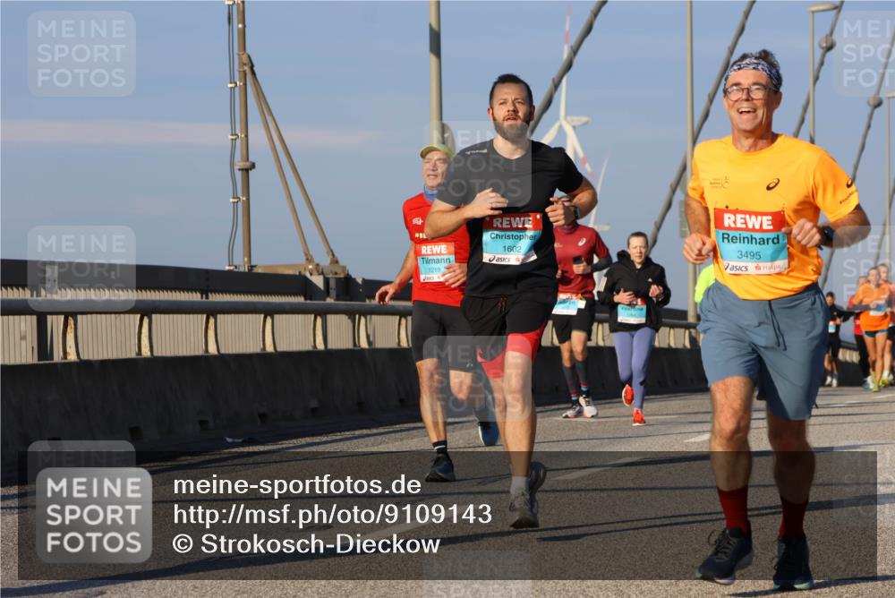 03.10.2025 - Köhlbrandbrückenlauf Strokosch-Dieckow http://msf.ph/oto/9109143 03.10.2025 09:40:13 Position 2 1602, 1219, 3495 meine-sportfotos.de