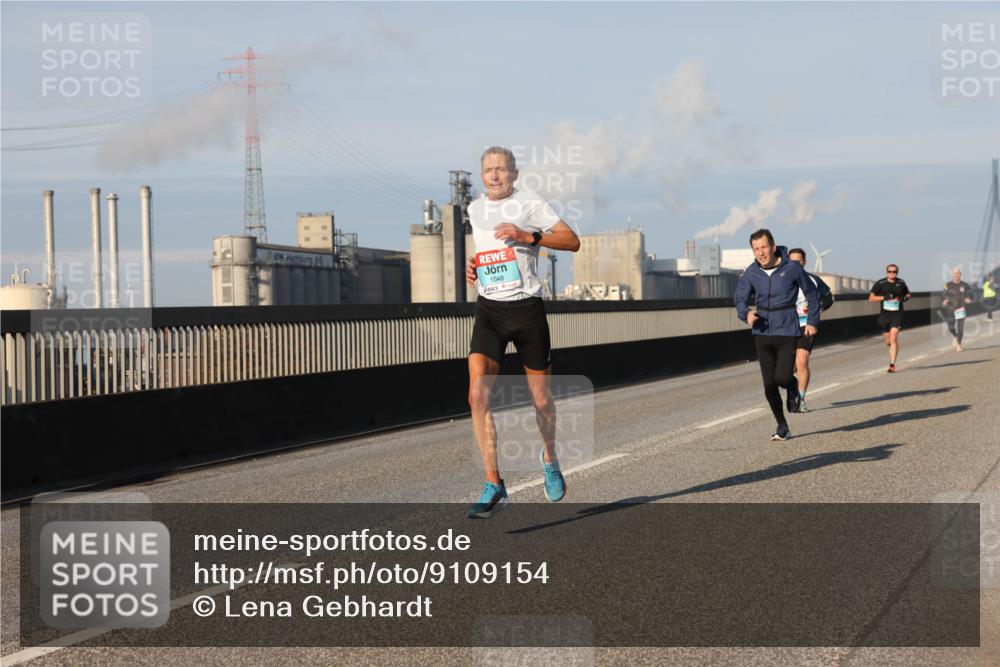 03.10.2025 - Köhlbrandbrückenlauf Lena Gebhardt http://msf.ph/oto/9109154 03.10.2025 09:41:15 Position 2 1048 meine-sportfotos.de