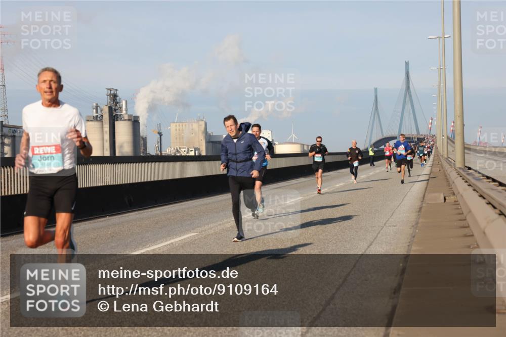 03.10.2025 - Köhlbrandbrückenlauf Lena Gebhardt http://msf.ph/oto/9109164 03.10.2025 09:41:15 Position 2 1048 meine-sportfotos.de