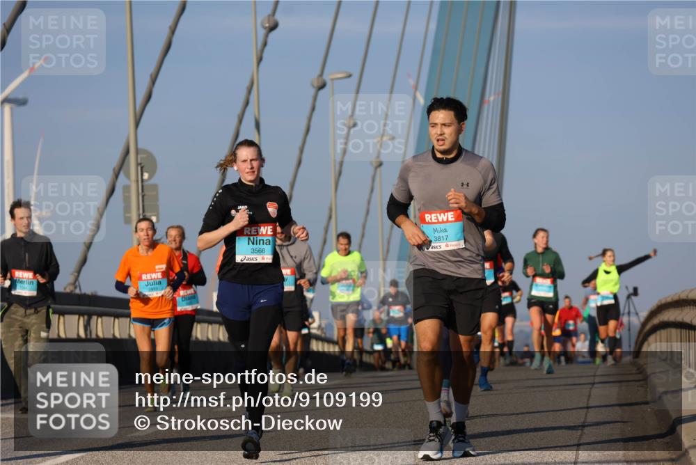 03.10.2025 - Köhlbrandbrückenlauf Strokosch-Dieckow http://msf.ph/oto/9109199 03.10.2025 09:40:20 Position 2 1144, 3568, 3817 meine-sportfotos.de