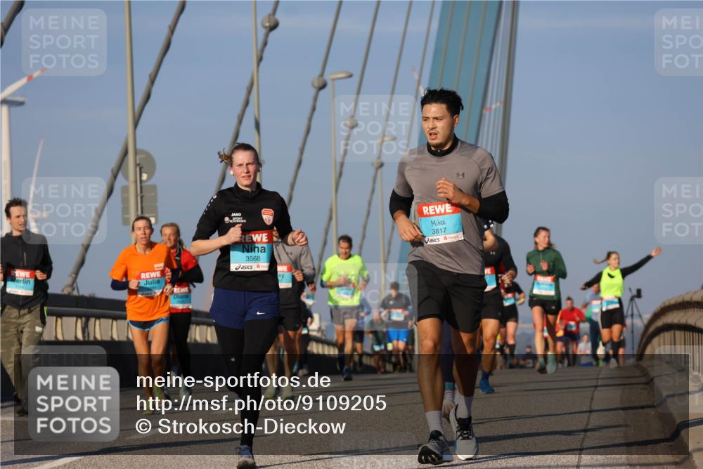 03.10.2025 - Köhlbrandbrückenlauf Strokosch-Dieckow http://msf.ph/oto/9109205 03.10.2025 09:40:20 Position 2 3568, 3817 meine-sportfotos.de