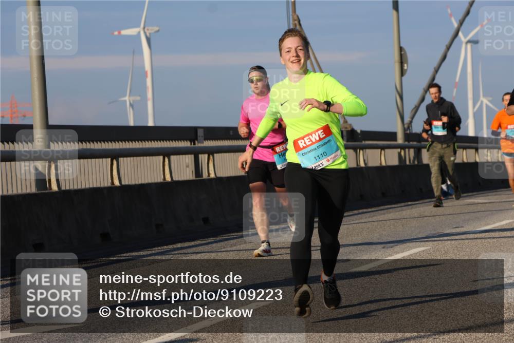 03.10.2025 - Köhlbrandbrückenlauf Strokosch-Dieckow http://msf.ph/oto/9109223 03.10.2025 09:40:21 Position 2 1110 meine-sportfotos.de