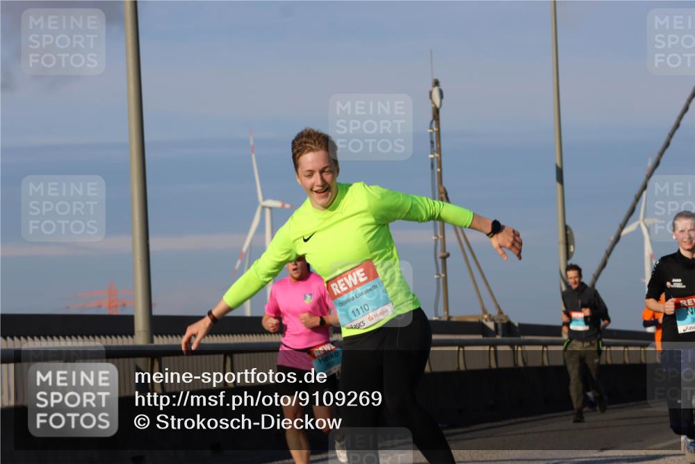 03.10.2025 - Köhlbrandbrückenlauf Strokosch-Dieckow http://msf.ph/oto/9109269 03.10.2025 09:40:22 Position 2 1110 meine-sportfotos.de