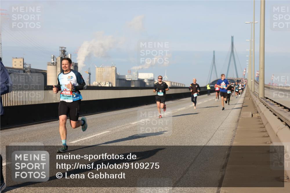 03.10.2025 - Köhlbrandbrückenlauf Lena Gebhardt http://msf.ph/oto/9109275 03.10.2025 09:41:17 Position 2 2879 meine-sportfotos.de