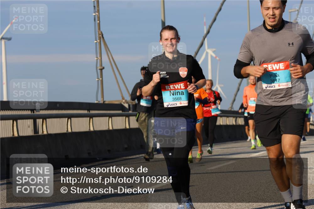 03.10.2025 - Köhlbrandbrückenlauf Strokosch-Dieckow http://msf.ph/oto/9109284 03.10.2025 09:40:23 Position 2 3568, 3817 meine-sportfotos.de
