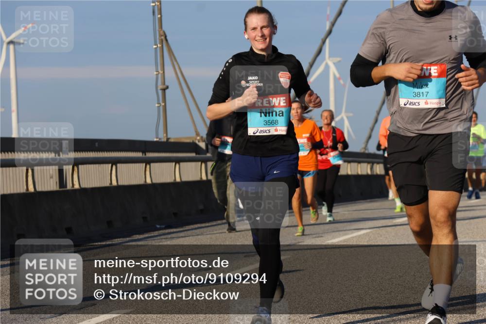 03.10.2025 - Köhlbrandbrückenlauf Strokosch-Dieckow http://msf.ph/oto/9109294 03.10.2025 09:40:23 Position 2 3568, 3817 meine-sportfotos.de