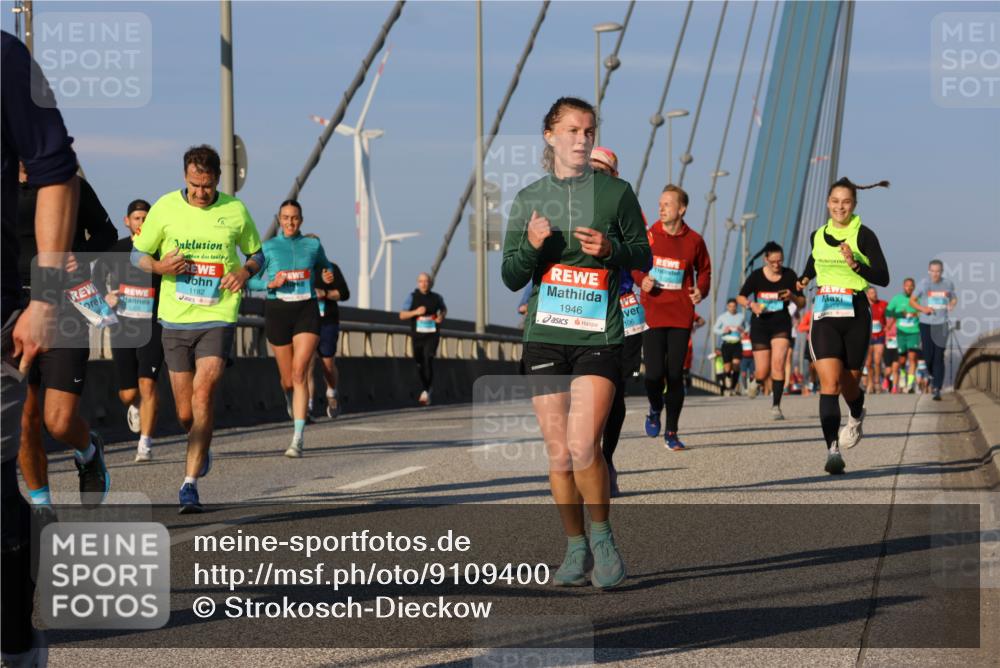 03.10.2025 - Köhlbrandbrückenlauf Strokosch-Dieckow http://msf.ph/oto/9109400 03.10.2025 09:40:31 Position 2 1182, 1946, 106 meine-sportfotos.de