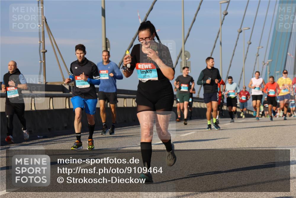 03.10.2025 - Köhlbrandbrückenlauf Strokosch-Dieckow http://msf.ph/oto/9109464 03.10.2025 09:40:38 Position 2 14, 1316, 3316 meine-sportfotos.de