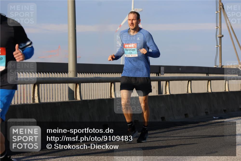 03.10.2025 - Köhlbrandbrückenlauf Strokosch-Dieckow http://msf.ph/oto/9109483 03.10.2025 09:40:42 Position 2 1058 meine-sportfotos.de
