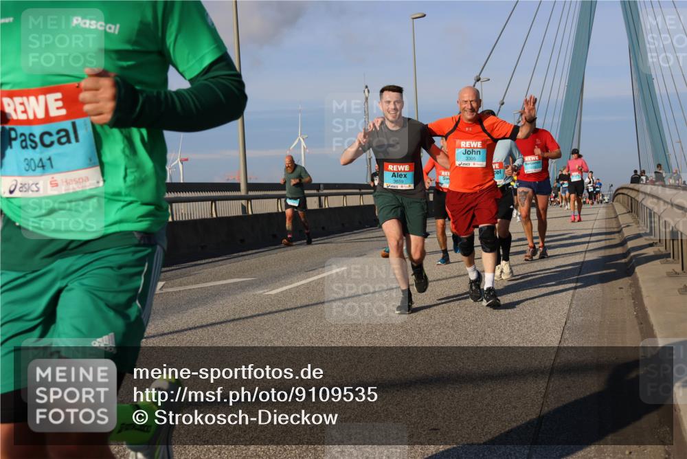 03.10.2025 - Köhlbrandbrückenlauf Strokosch-Dieckow http://msf.ph/oto/9109535 03.10.2025 09:40:49 Position 2 3041, 3305, 3659 meine-sportfotos.de