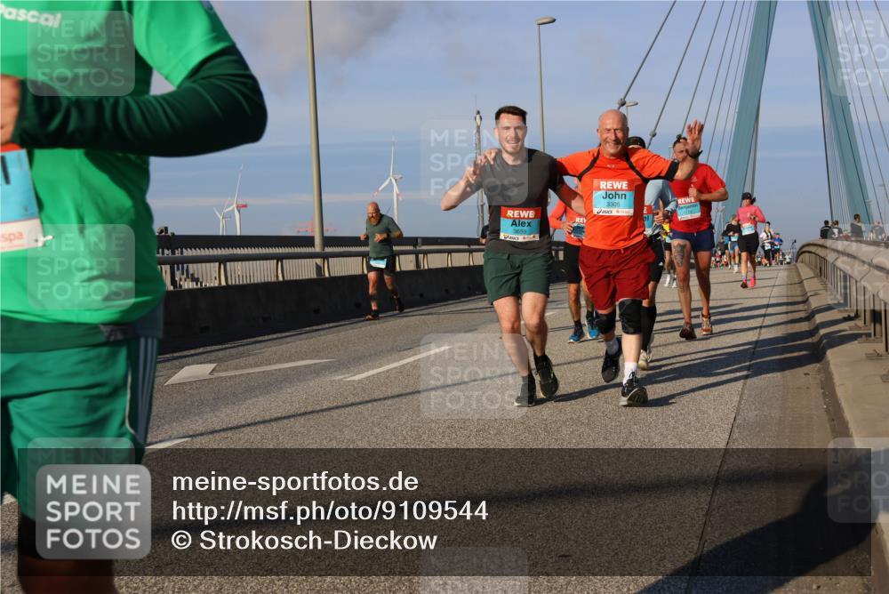 03.10.2025 - Köhlbrandbrückenlauf Strokosch-Dieckow http://msf.ph/oto/9109544 03.10.2025 09:40:49 Position 2 3659, 1, 3305, 1273 meine-sportfotos.de