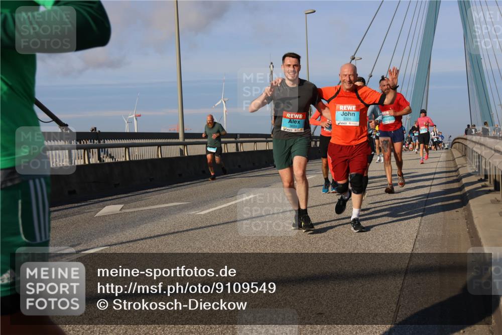 03.10.2025 - Köhlbrandbrückenlauf Strokosch-Dieckow http://msf.ph/oto/9109549 03.10.2025 09:40:49 Position 2 3305, 1273, 3659 meine-sportfotos.de