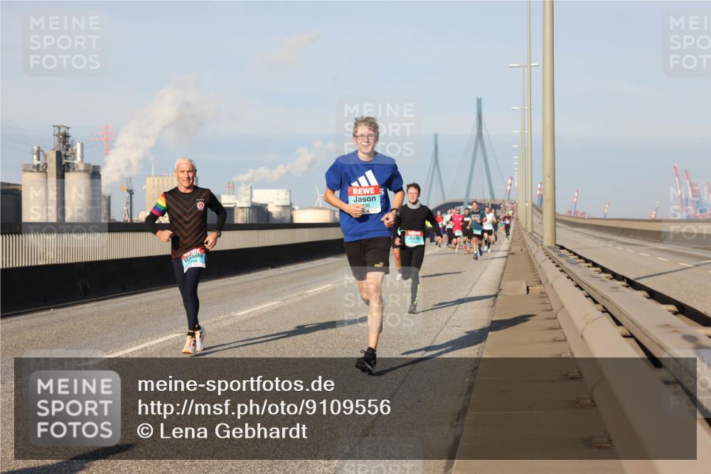 03.10.2025 - Köhlbrandbrückenlauf Lena Gebhardt http://msf.ph/oto/9109556 03.10.2025 09:41:22 Position 2 930 meine-sportfotos.de