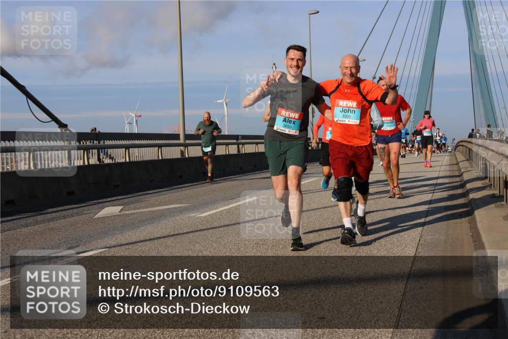 03.10.2025 - Köhlbrandbrückenlauf Strokosch-Dieckow http://msf.ph/oto/9109563 03.10.2025 09:40:49 Position 2 3659, 3305, 1273 meine-sportfotos.de