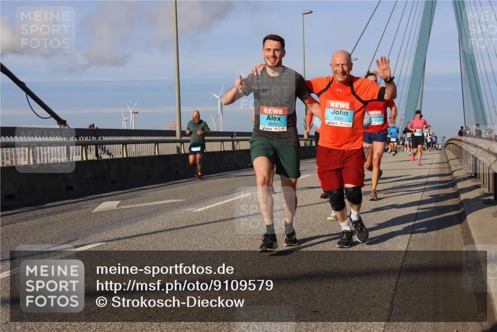 03.10.2025 - Köhlbrandbrückenlauf Strokosch-Dieckow http://msf.ph/oto/9109579 03.10.2025 09:40:49 Position 2 3659, 3305, 1273 meine-sportfotos.de