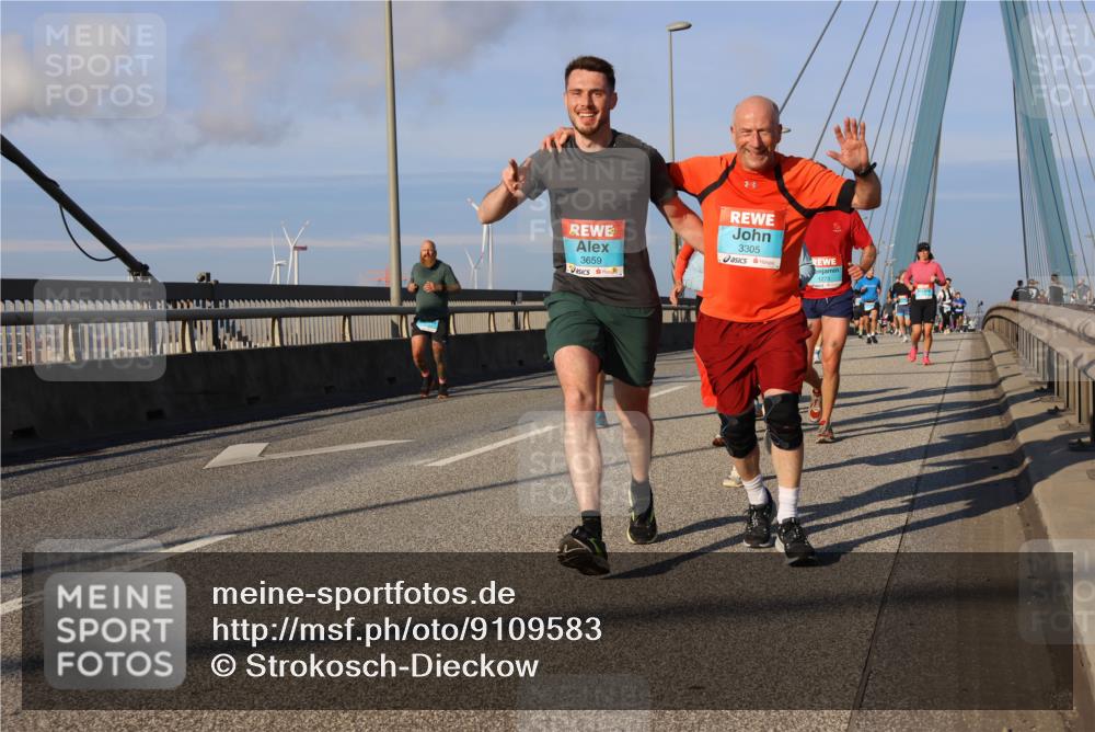 03.10.2025 - Köhlbrandbrückenlauf Strokosch-Dieckow http://msf.ph/oto/9109583 03.10.2025 09:40:49 Position 2 3659, 3305, 1273 meine-sportfotos.de