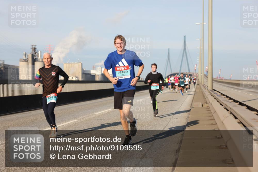 03.10.2025 - Köhlbrandbrückenlauf Lena Gebhardt http://msf.ph/oto/9109595 03.10.2025 09:41:23 Position 2 1230 meine-sportfotos.de